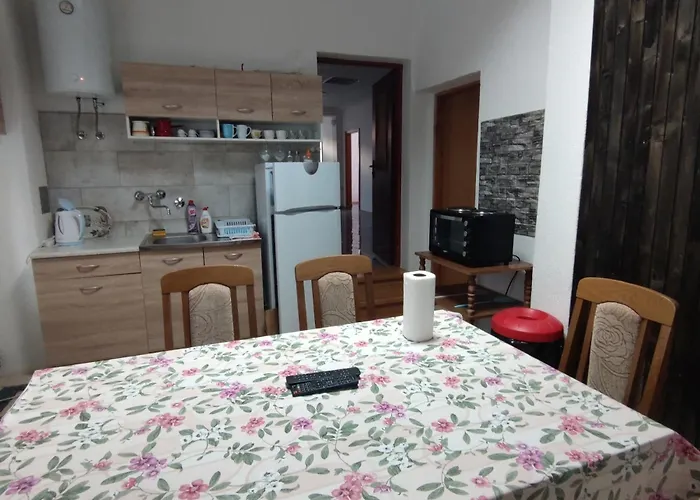 Inn Prenociste Borik *